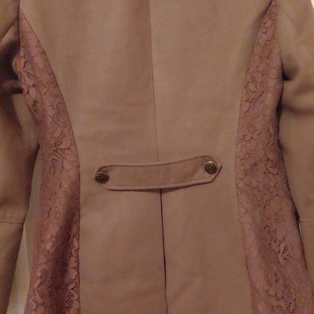 Venus Size 8 Beautiful Coat with Lace Detail - Picture 4 of 6